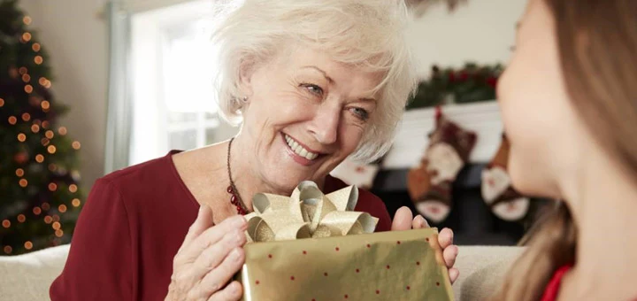 4 idées de cadeaux créatifs à offrir à sa grand-mère pour Noël
