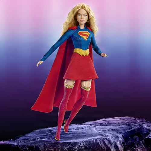 Barbie Signature Poupée DC Supergirl, Blonde avec Costume de