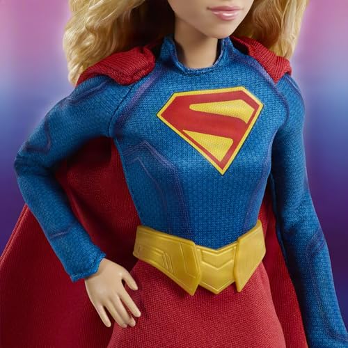 Barbie Signature Poupée DC Supergirl, Blonde avec Costume de